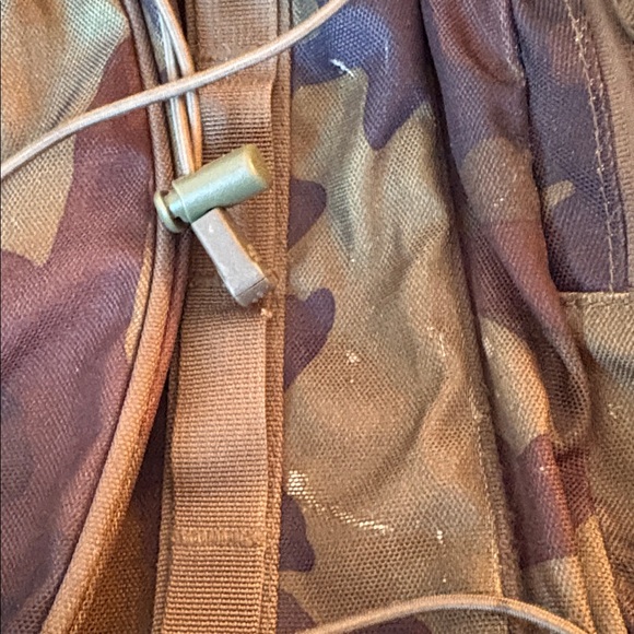 The NORTH FACE Heckler camo patterned backpack - Picture 13 of 13